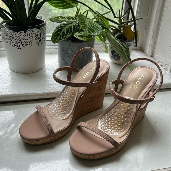 ALDO beige wedges - Picture 10 of 10